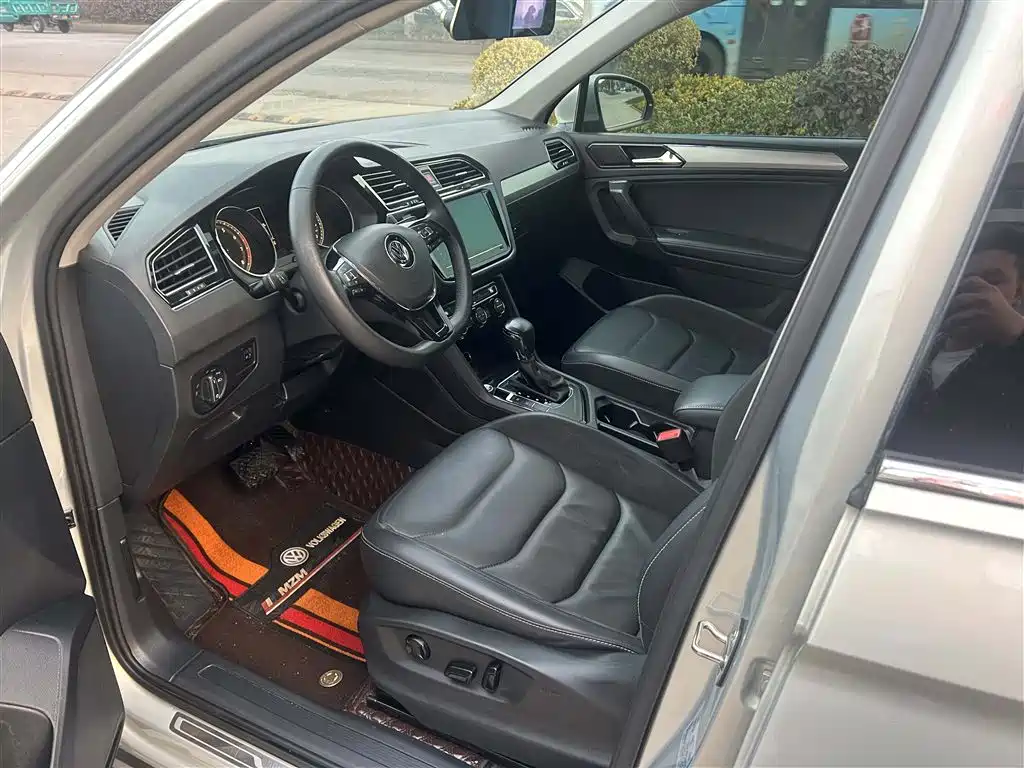 Volkswagen Tiguan L 2020 330TSI Auto 2WD Panorama Comfort China VI фото 4