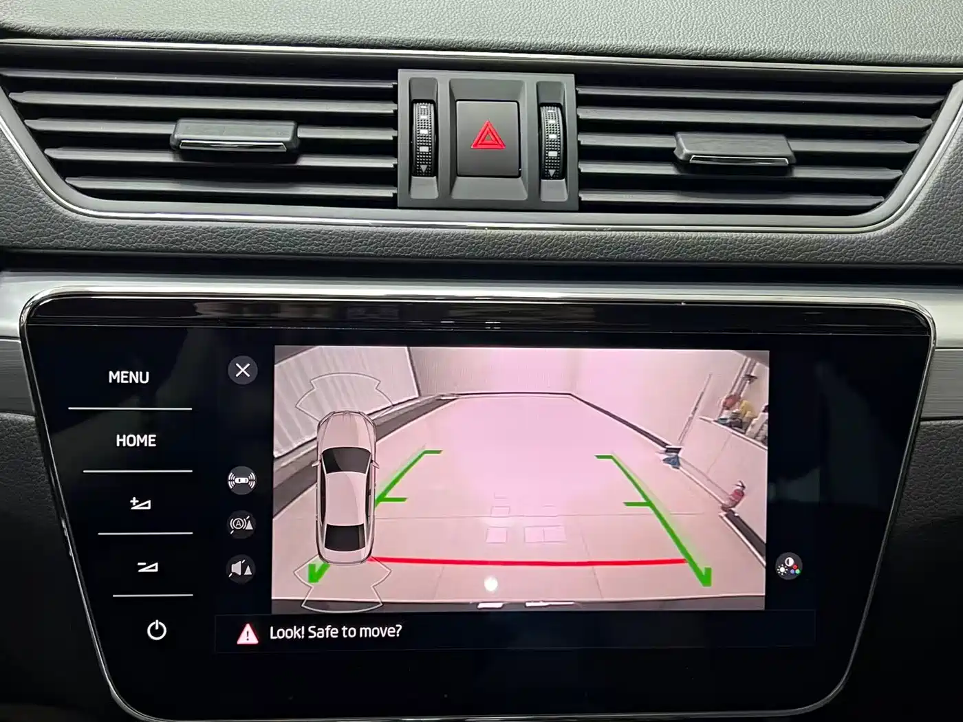Škoda Superb 2024 TSI280 DSG Premium Edition фото 13