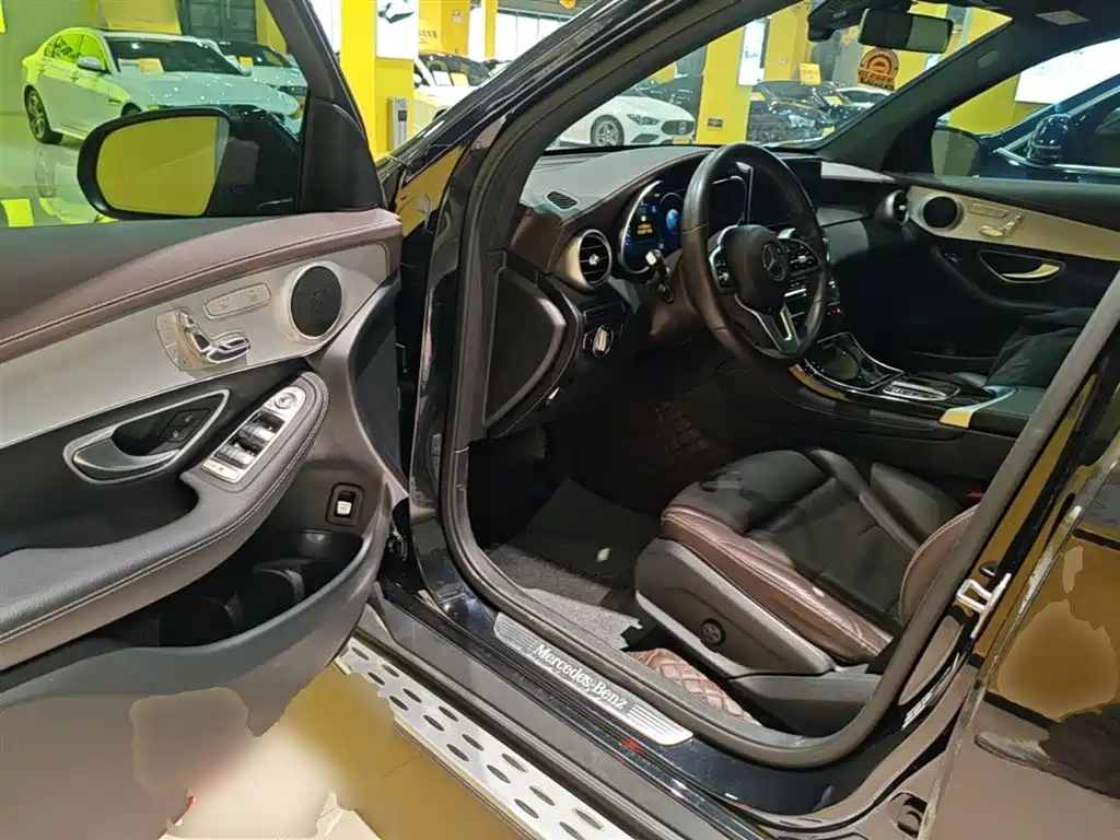Фото 16 - Mercedes-Benz GLC