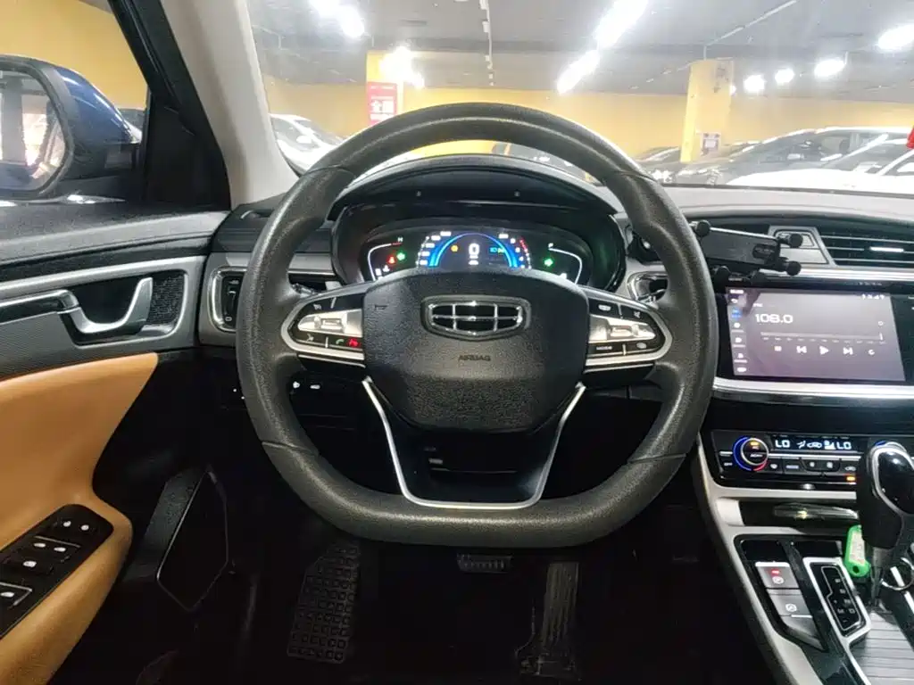 Фото 11 - Geely Emgrand GL