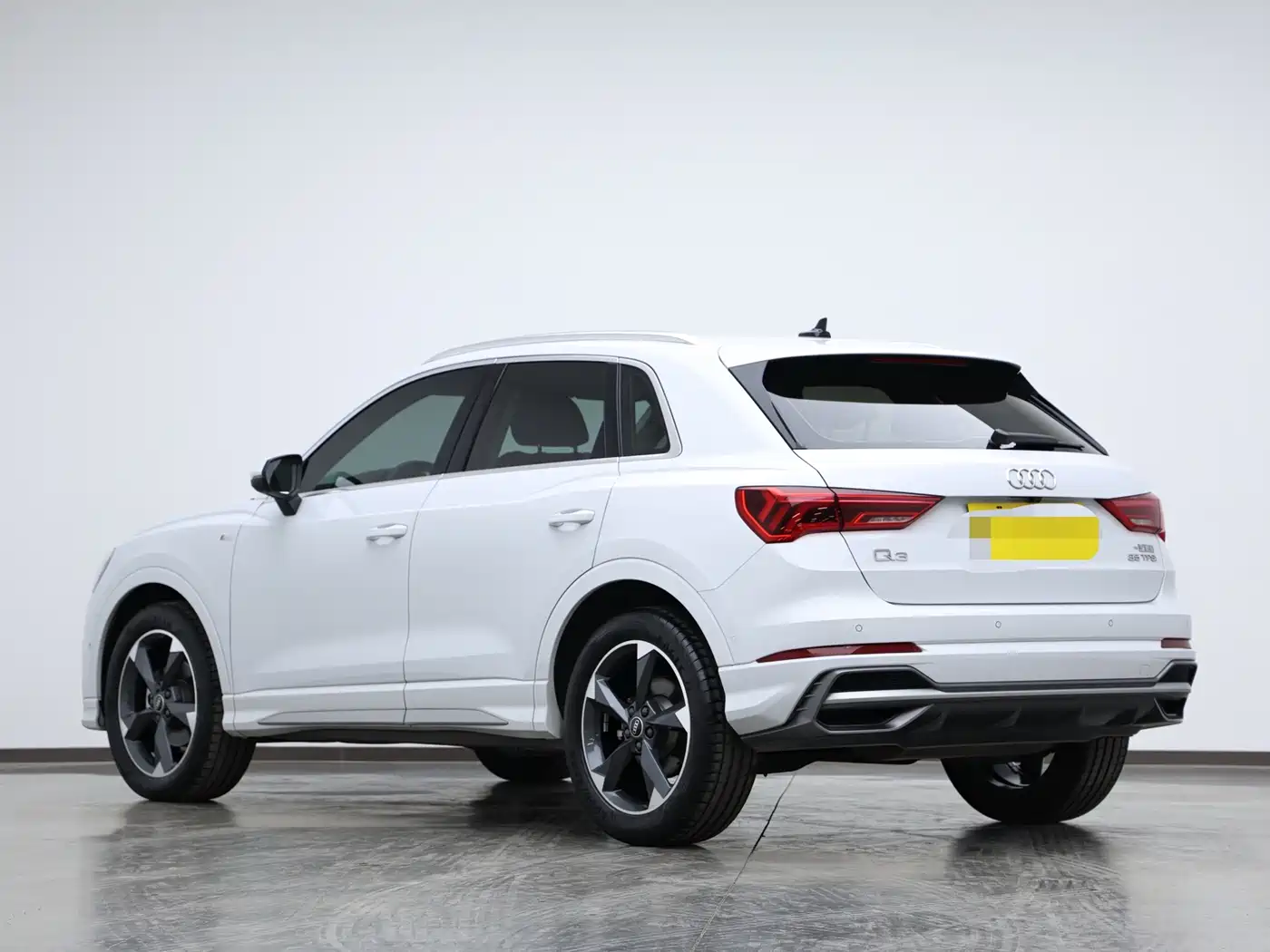 Audi Q3 2022 35 TFSI Fashion Dynamic фото 4