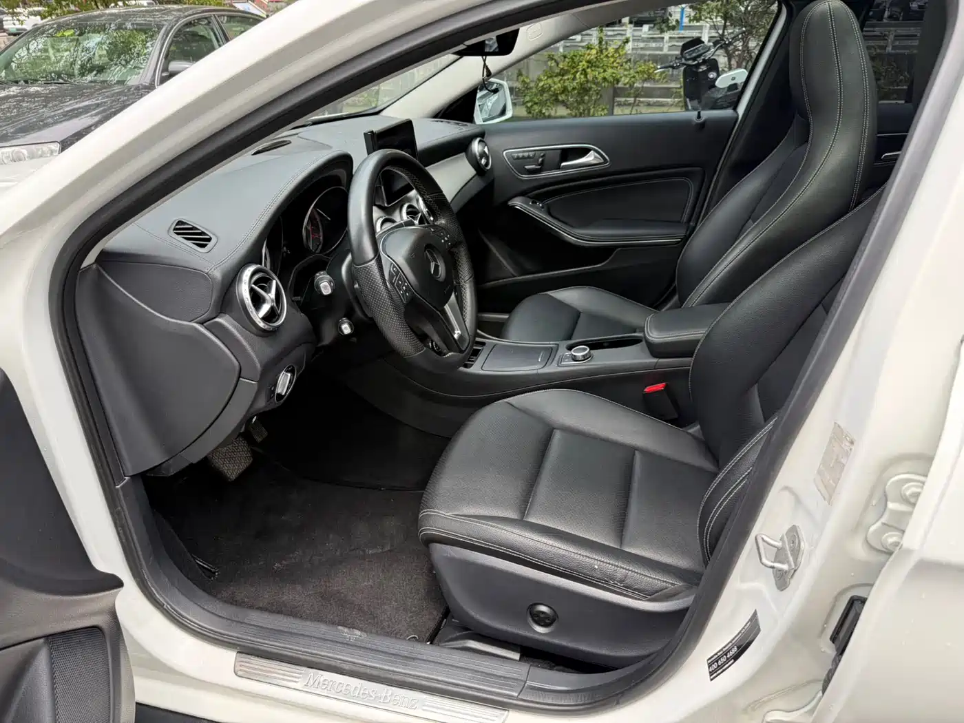 Mercedes-Benz GLA 2016 GLA 220 4MATIC Luxury фото 8