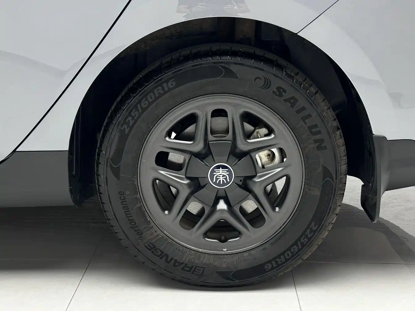 BYD Qin PLUS 2026 DM-i Smart Edition 128KM Progressive фото 19