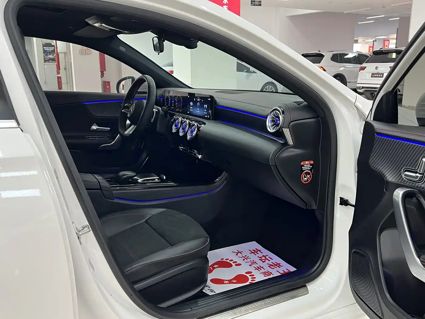 Mercedes-Benz A-Class 2023 A 200 L Fashion фото 12