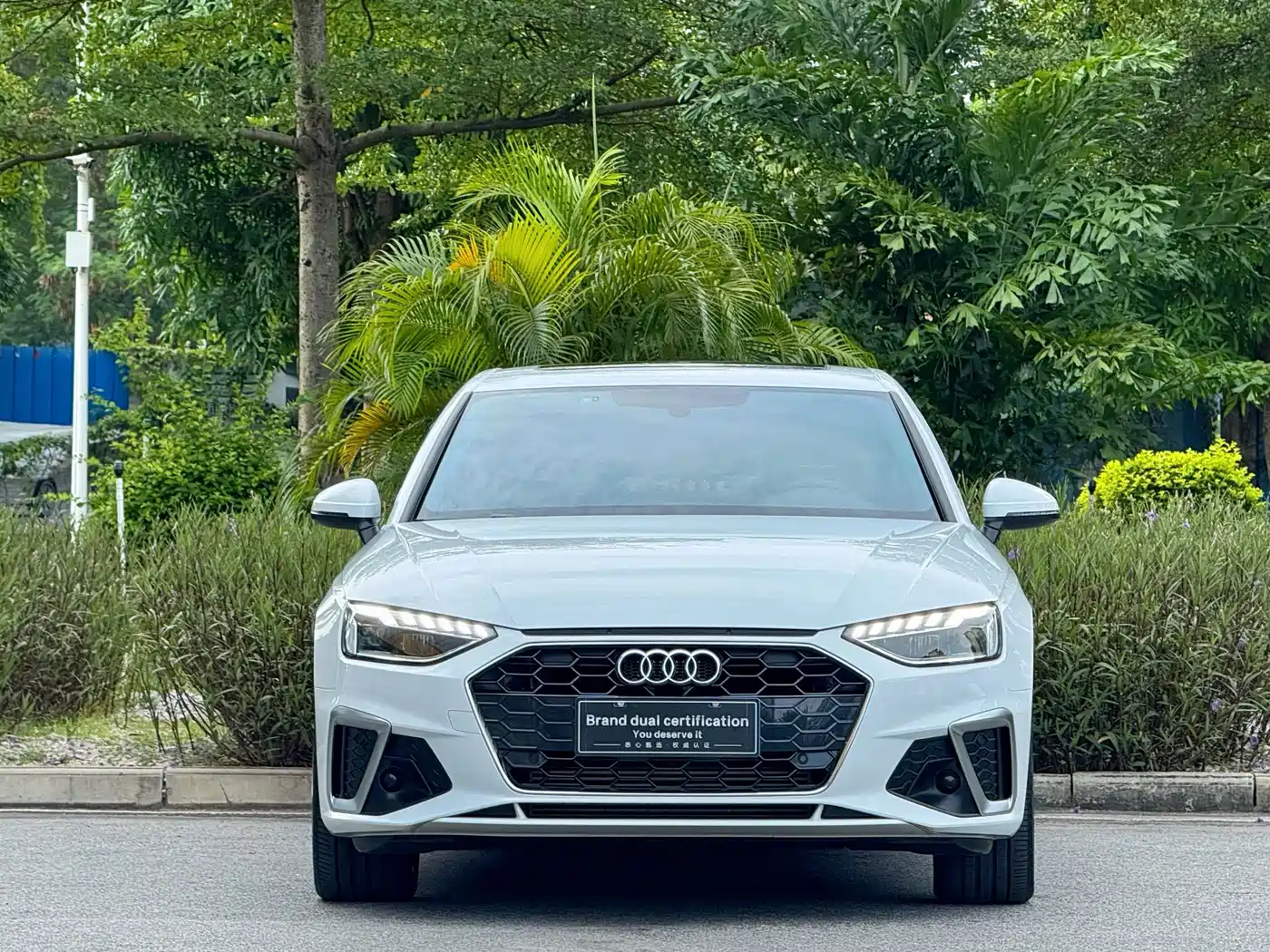 Audi A4L 2025 2025 2 Million Celebration Edition 40 TFSI Fashion Dynamic
