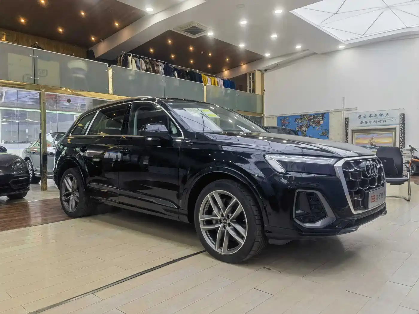 Audi Q7 2024 45 TFSI quattro S line Sport фото 3