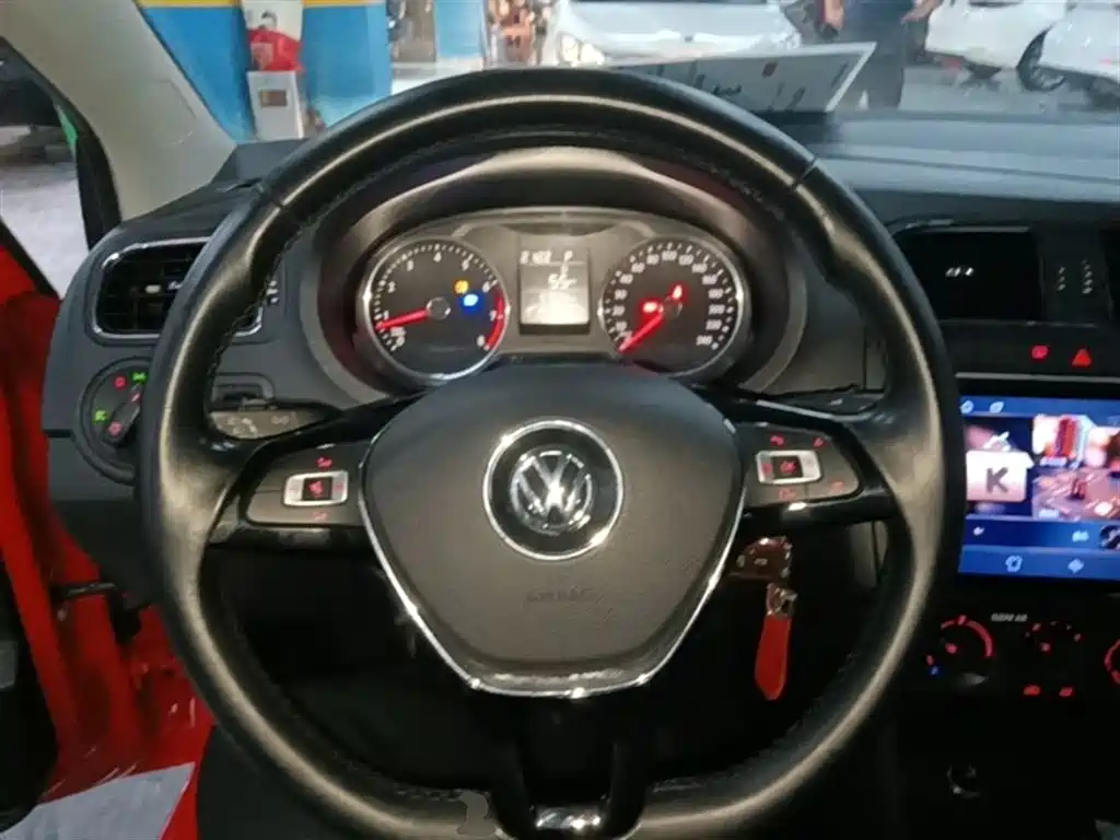 Volkswagen Polo 2016 1.6L Automatic Comfort фото 11
