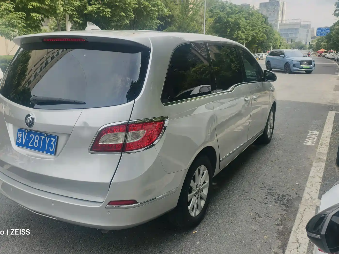 Buick GL8 2011 2.4L LT Luxury Business Executive фото 5