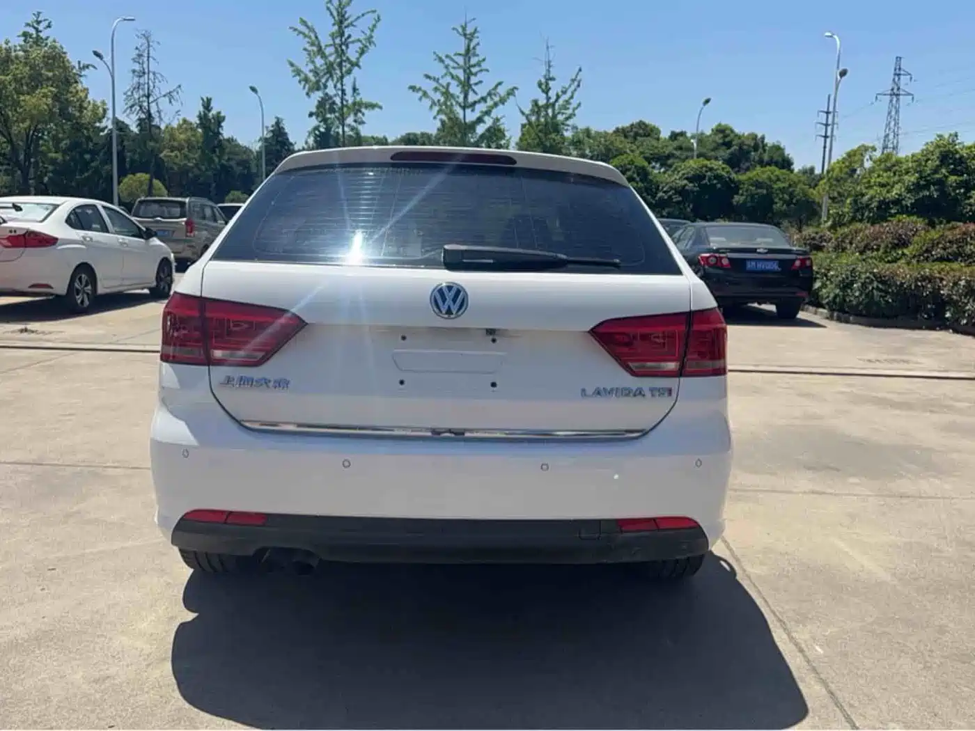 Volkswagen Lavida Tour 2015 230TSI DSG Comfort Edition фото 12