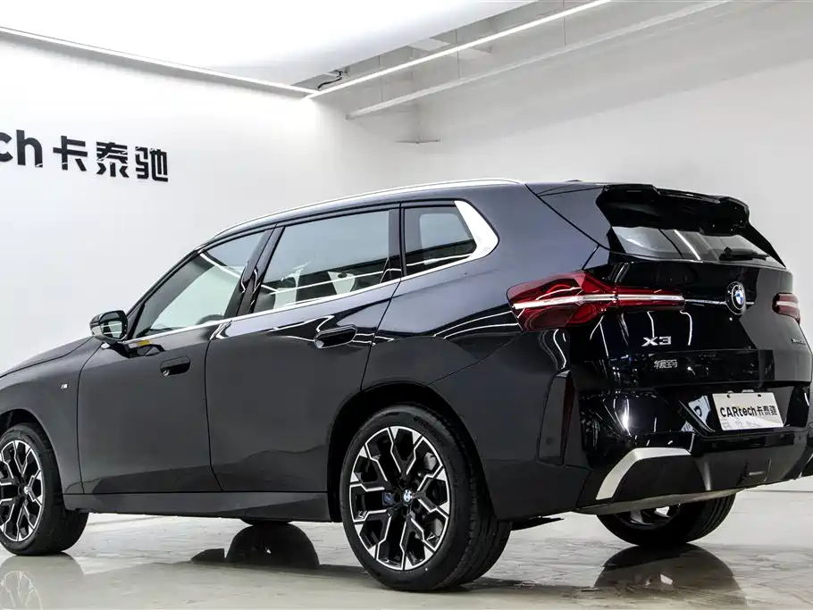 BMW X3 2025 xDrive30L Premium Model M Sport Black Package фото 7