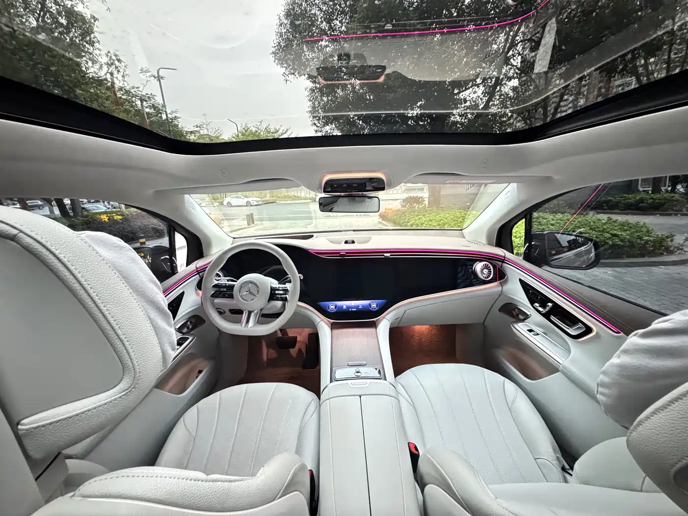 MERCEDES-BENZ EQE SUV