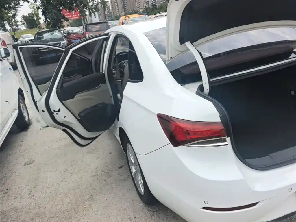 Buick Excelle 2018 15T Dual Clutch Elite (China V) фото 5
