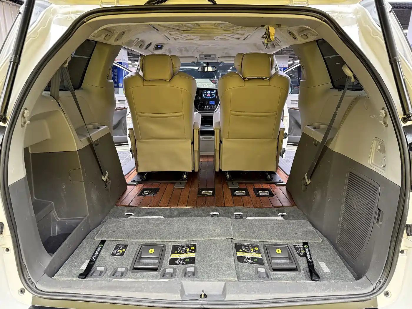 Toyota Sienna 2015 3.5L 4WD L фото 34