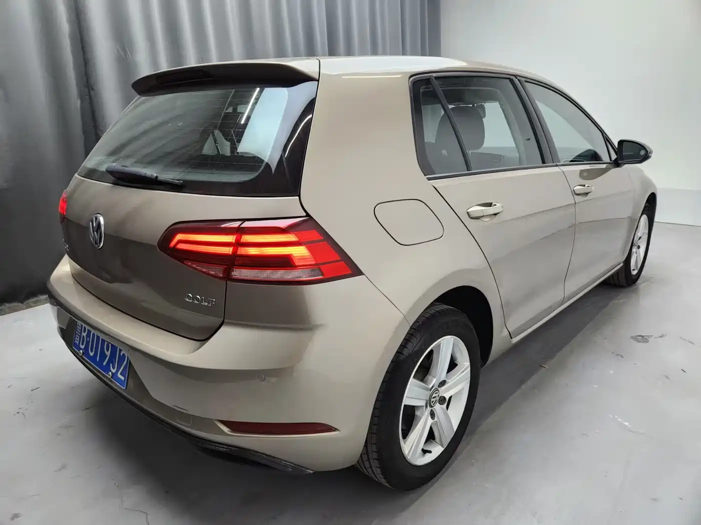 Фото 4 - Volkswagen Golf