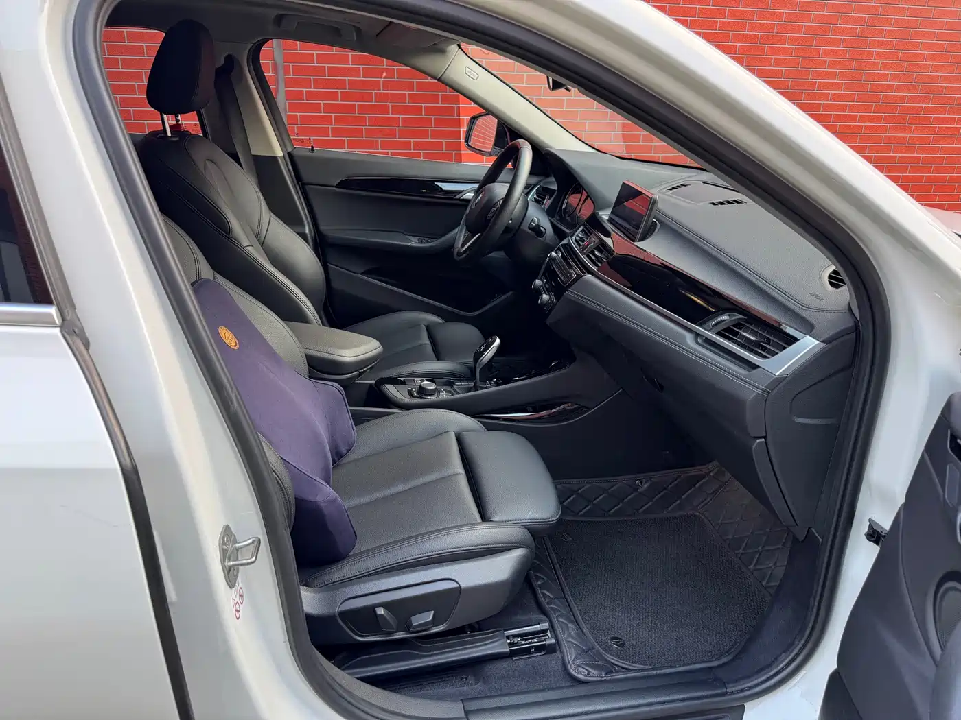 BMW X2 (Import) 2019 2019 sDrive25i Leading M Off-Road Package China VI