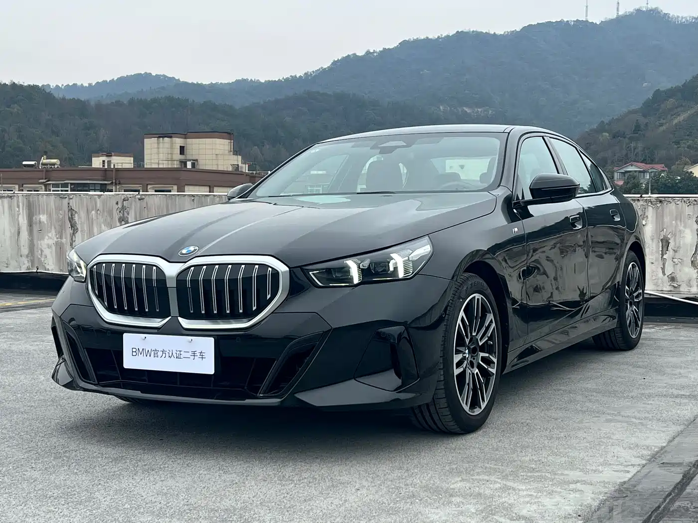 BMW 5 Series (Import) 2024 Model 525i M Sport Package фото 9