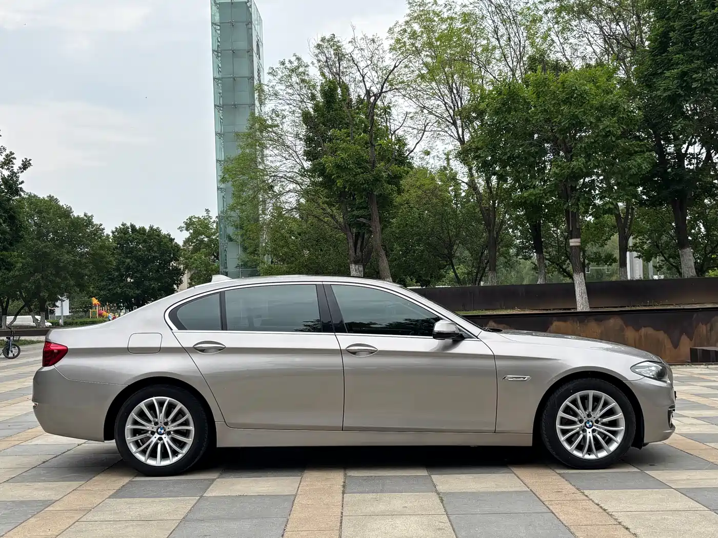 BMW 5 Series 2014 525Li Luxury Design Package фото 8