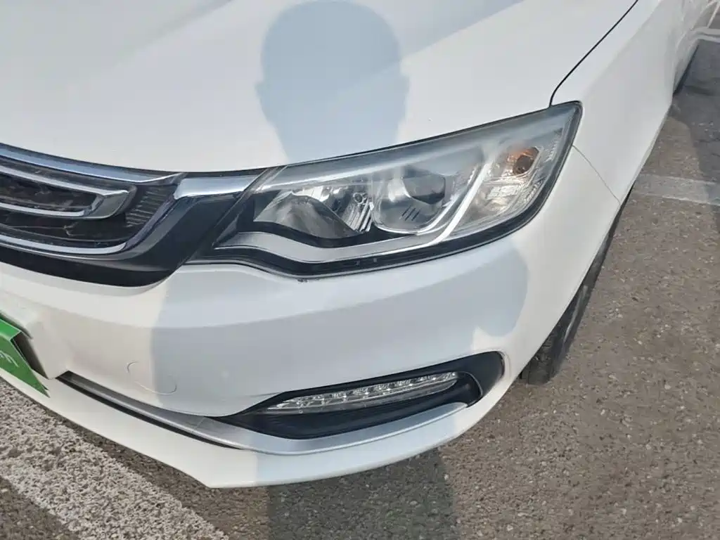 Фото 24 - Geely Vision