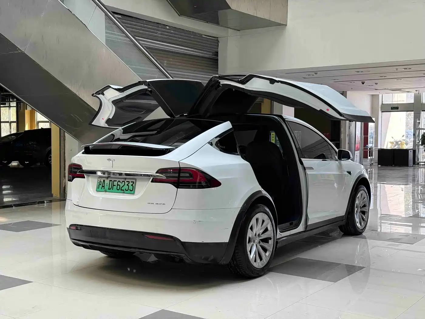 TESLA MODEL X