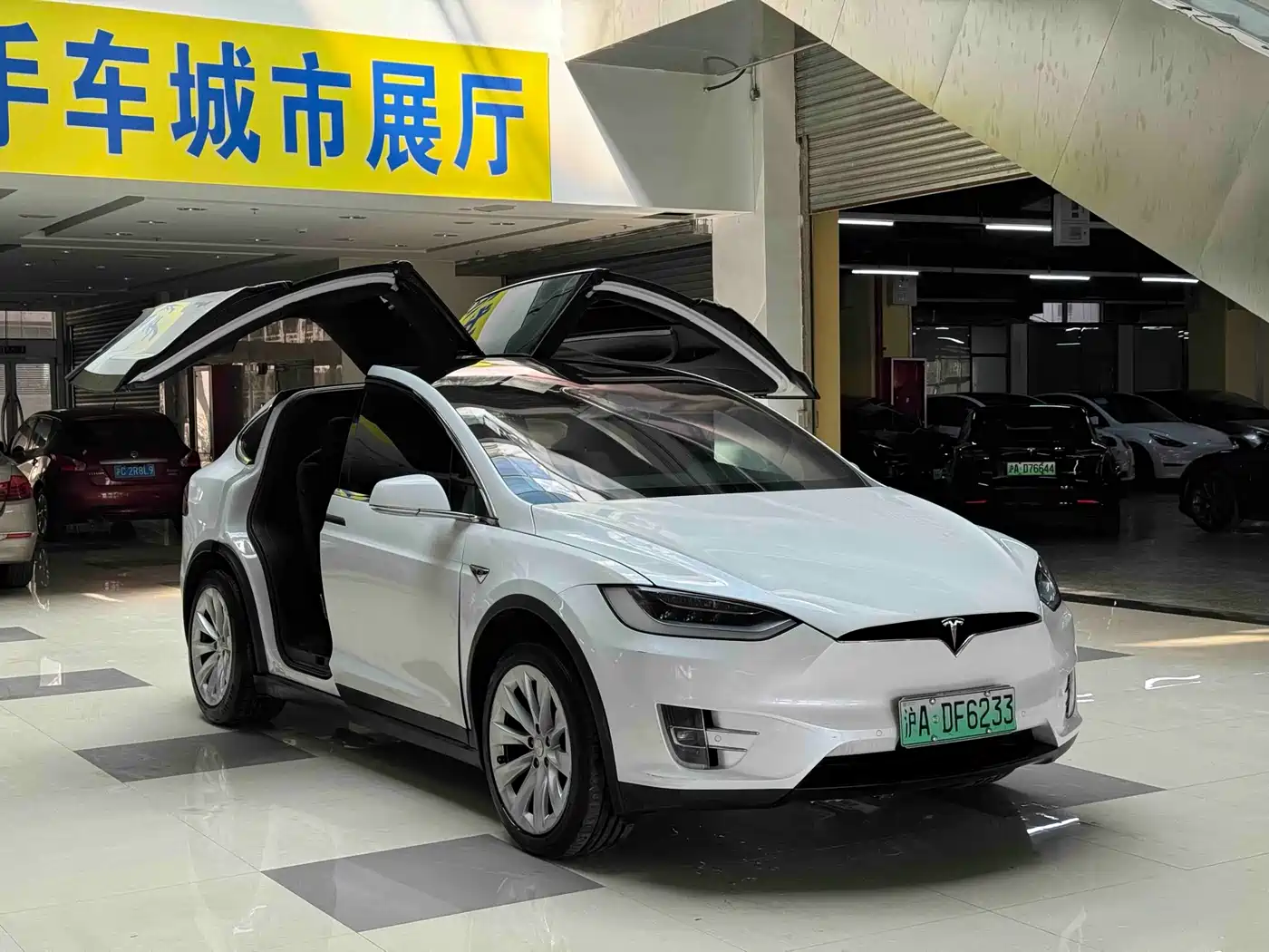 TESLA MODEL X