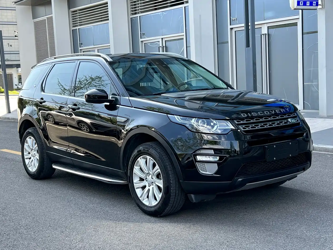 Land Rover Discovery Sport 2017 2.0T PURE фото 3