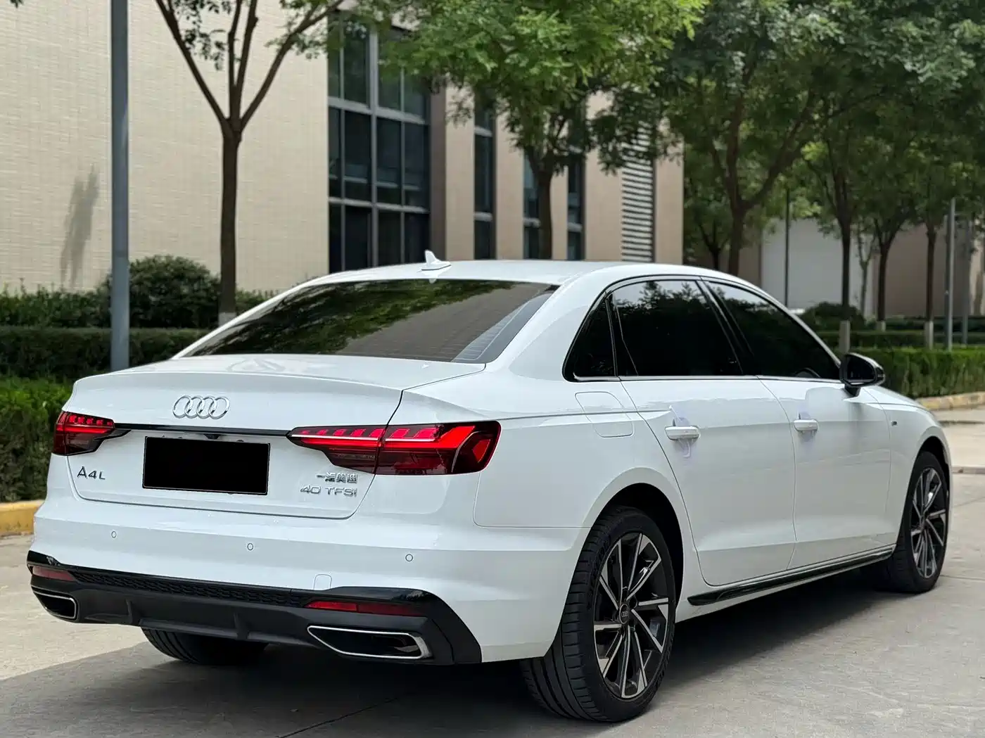 Audi A4L 2023 40 TFSI Luxury Sport фото 14