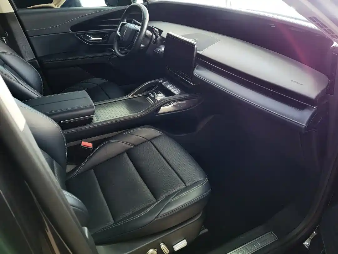 LINCOLN NAVIGATOR