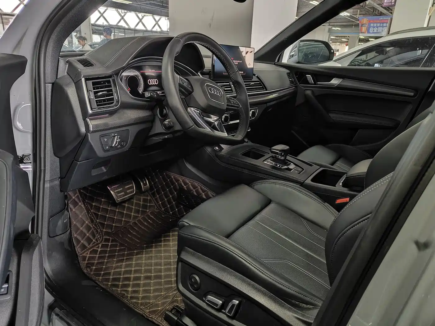 Audi Q5L 2024 Model 40 TFSI Luxury Dynamic фото 5