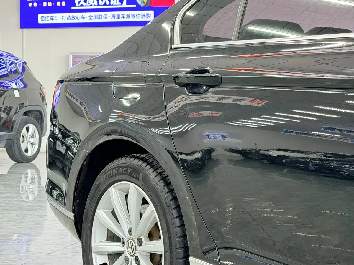 Volkswagen Magotan 2018 330TSI DSG Leading фото 2