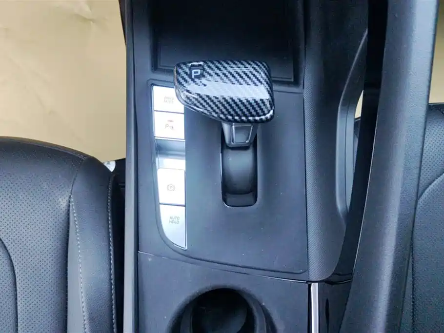Hyundai Elantra 2023 1.5L CVT GLX Elite Edition фото 16