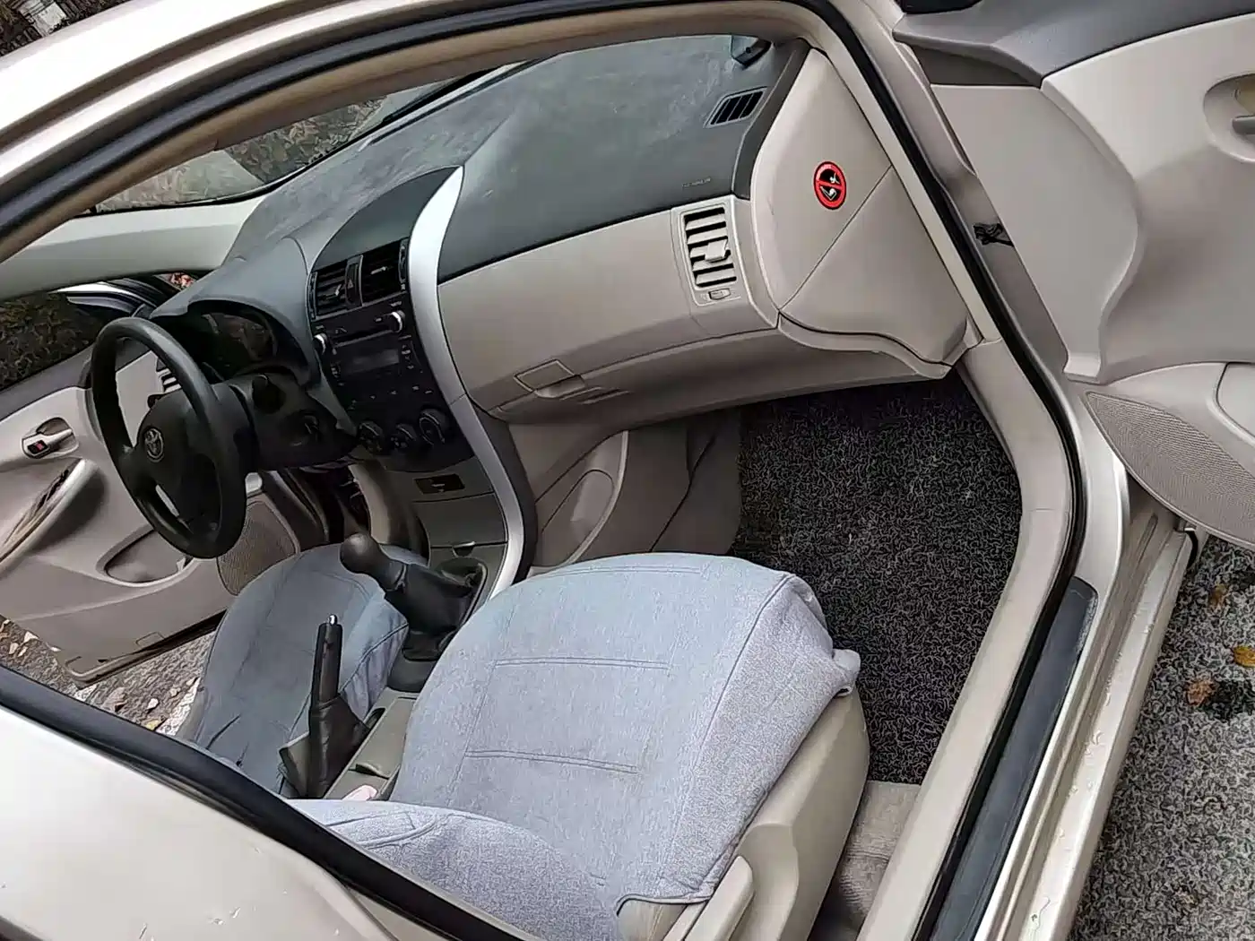 Toyota Corolla 2009 1.6L Manual GL Sunroof Special Edition фото 10