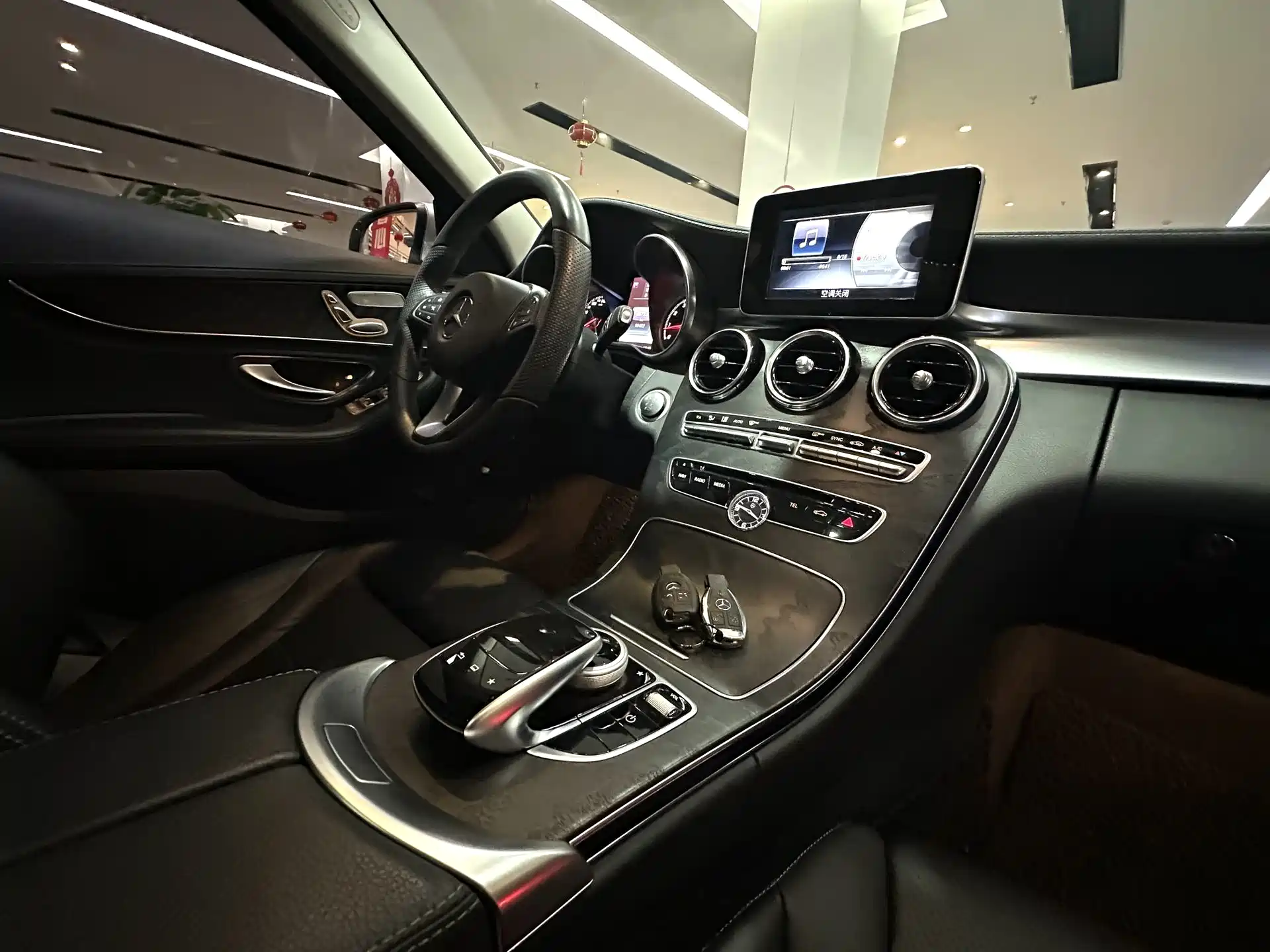 Фото 16 - Mercedes-Benz C-Class