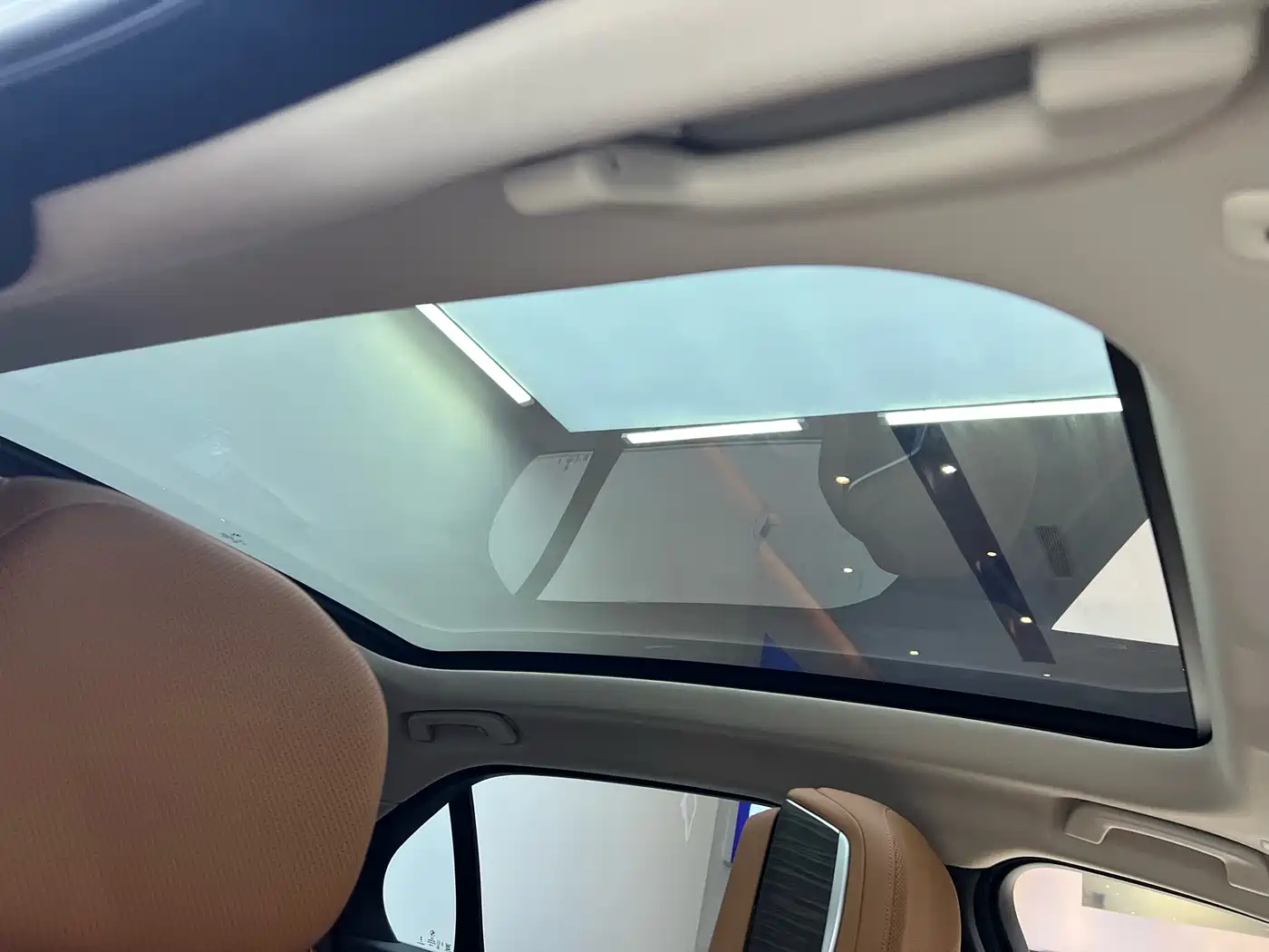 BMW 7 Series 2023 Model 740Li Leading Luxury Package фото 27
