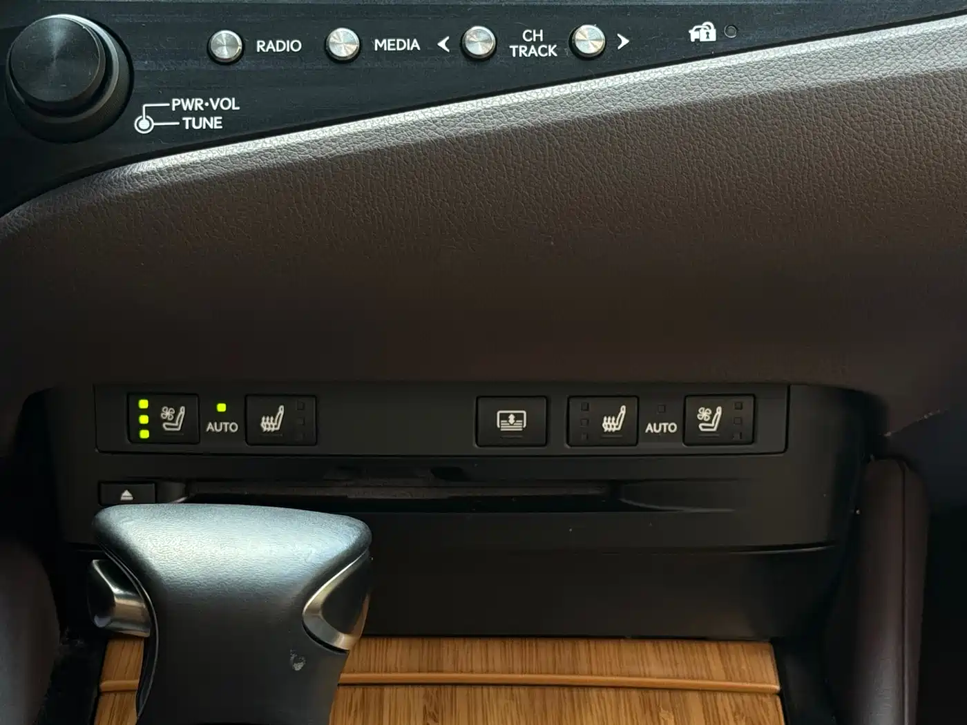 Lexus ES 2018 300h Premium Edition China V фото 17