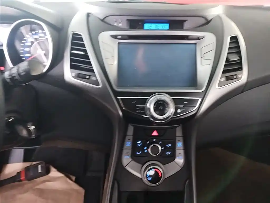 Hyundai Langdong 2015 1.6L Auto Trend фото 13
