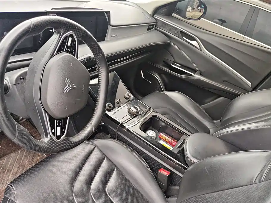 NEZHA AUTOMOBILE NEZHA U