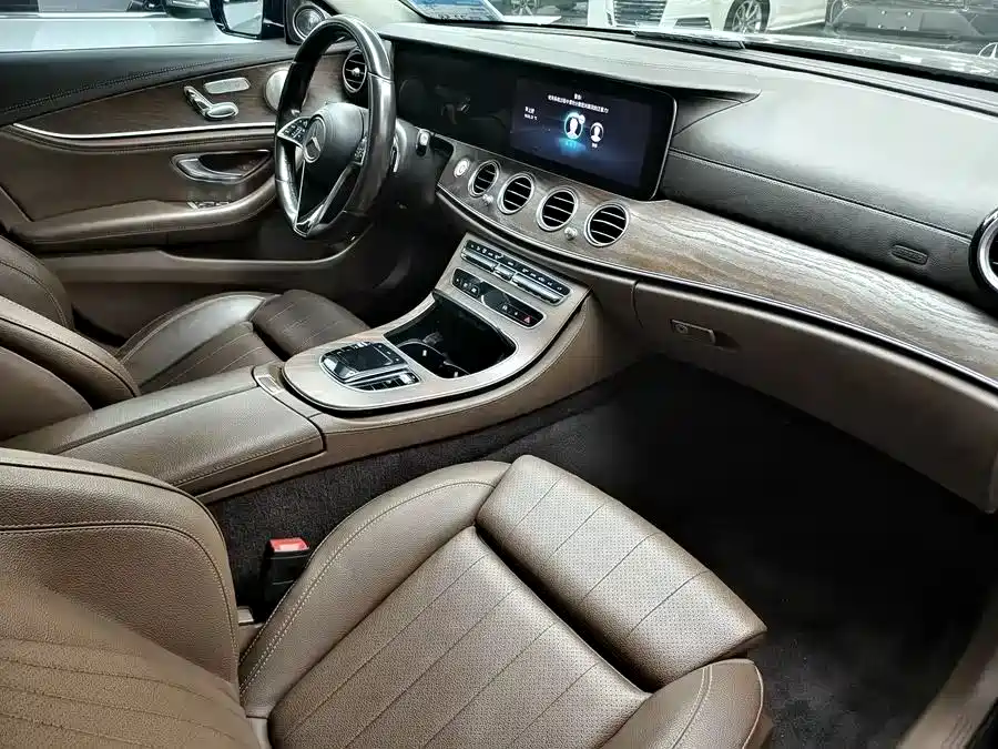 Mercedes-Benz E-Class 2022 E 260 L фото 7