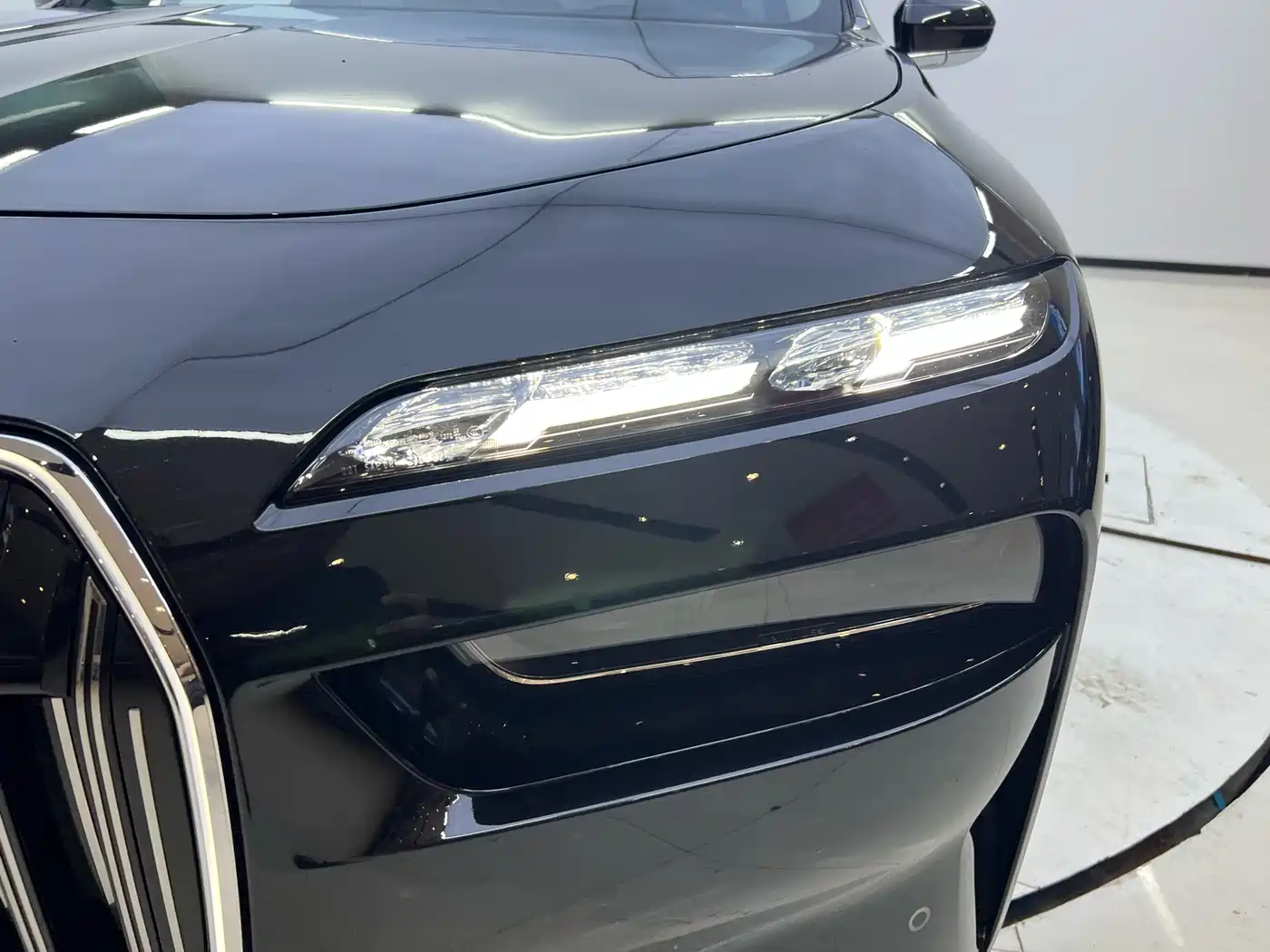 BMW 7 Series 2023 Model 740Li Leading Luxury Package фото 7