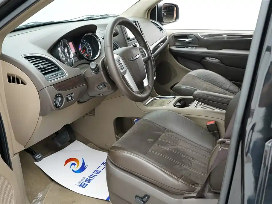 Chrysler Grand Voyager (Import) 2017 2013 3.6L Luxury Edition