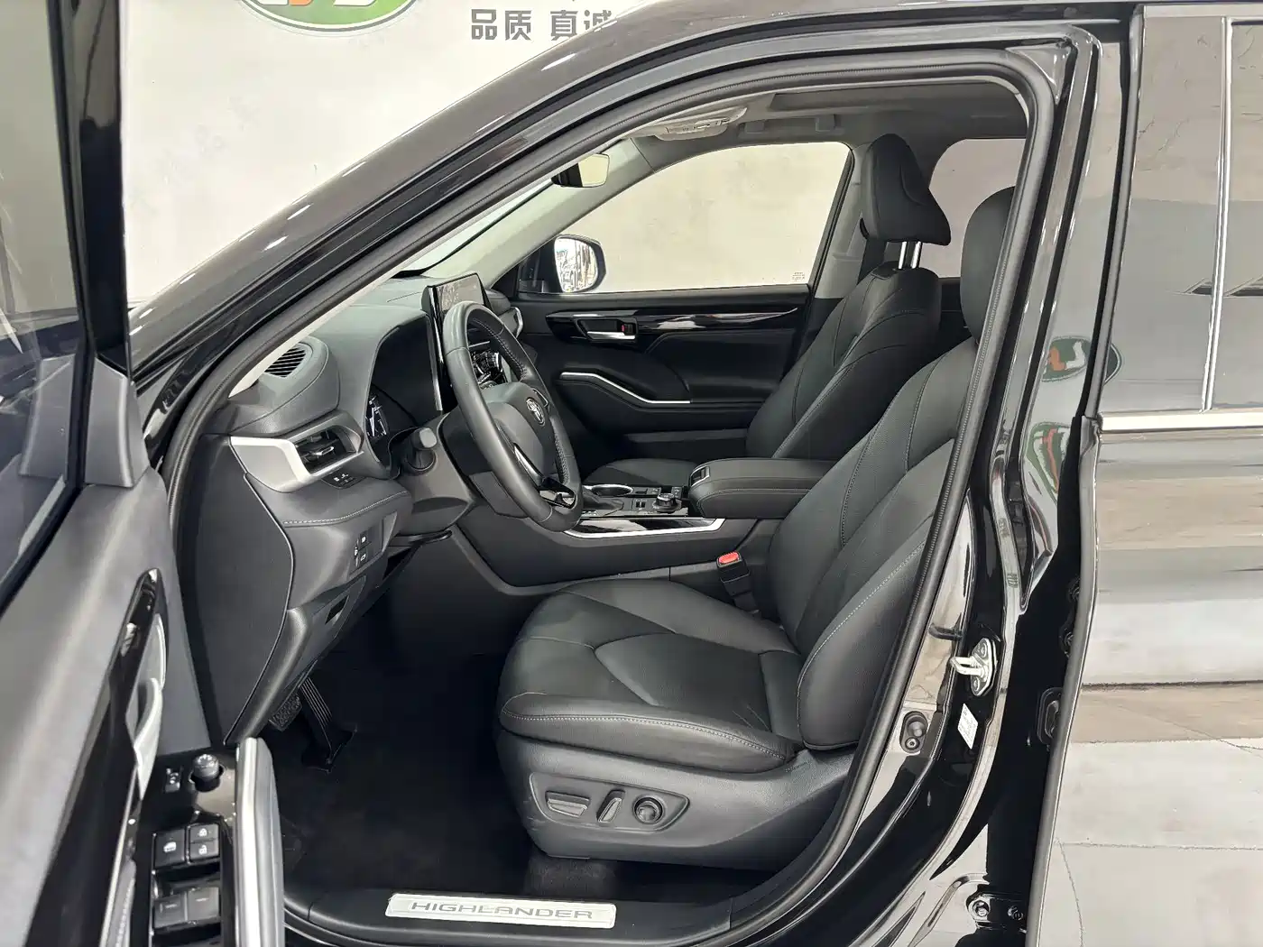 Toyota Highlander 2022 380T 4WD Premium 7-Seater фото 12