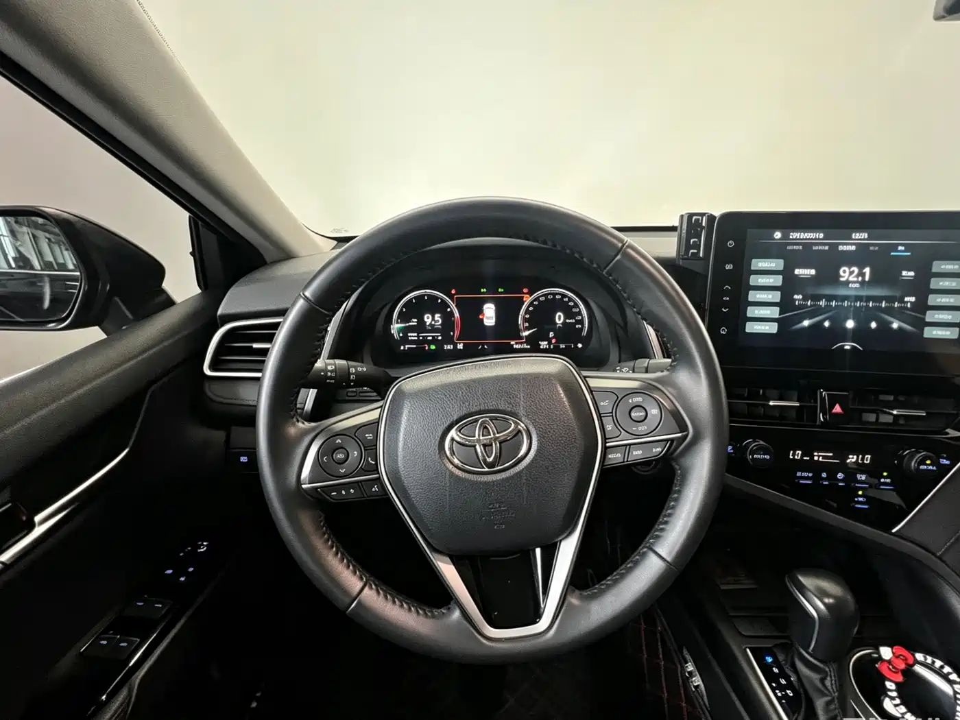 Toyota Camry 2021 2.5G Luxury Edition фото 9