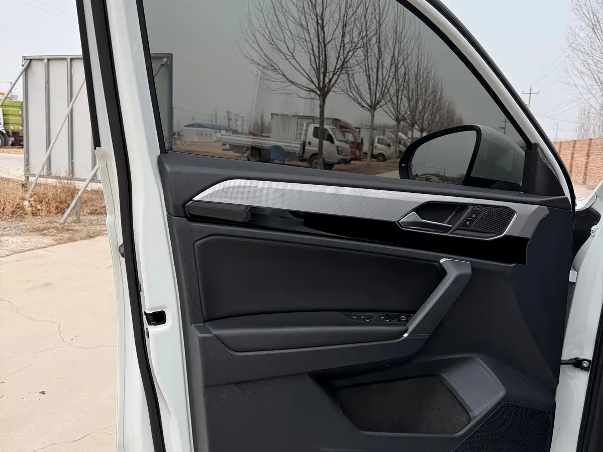 Volkswagen Tayron 2020 330TSI 2WD Luxury Smart Edition фото 8