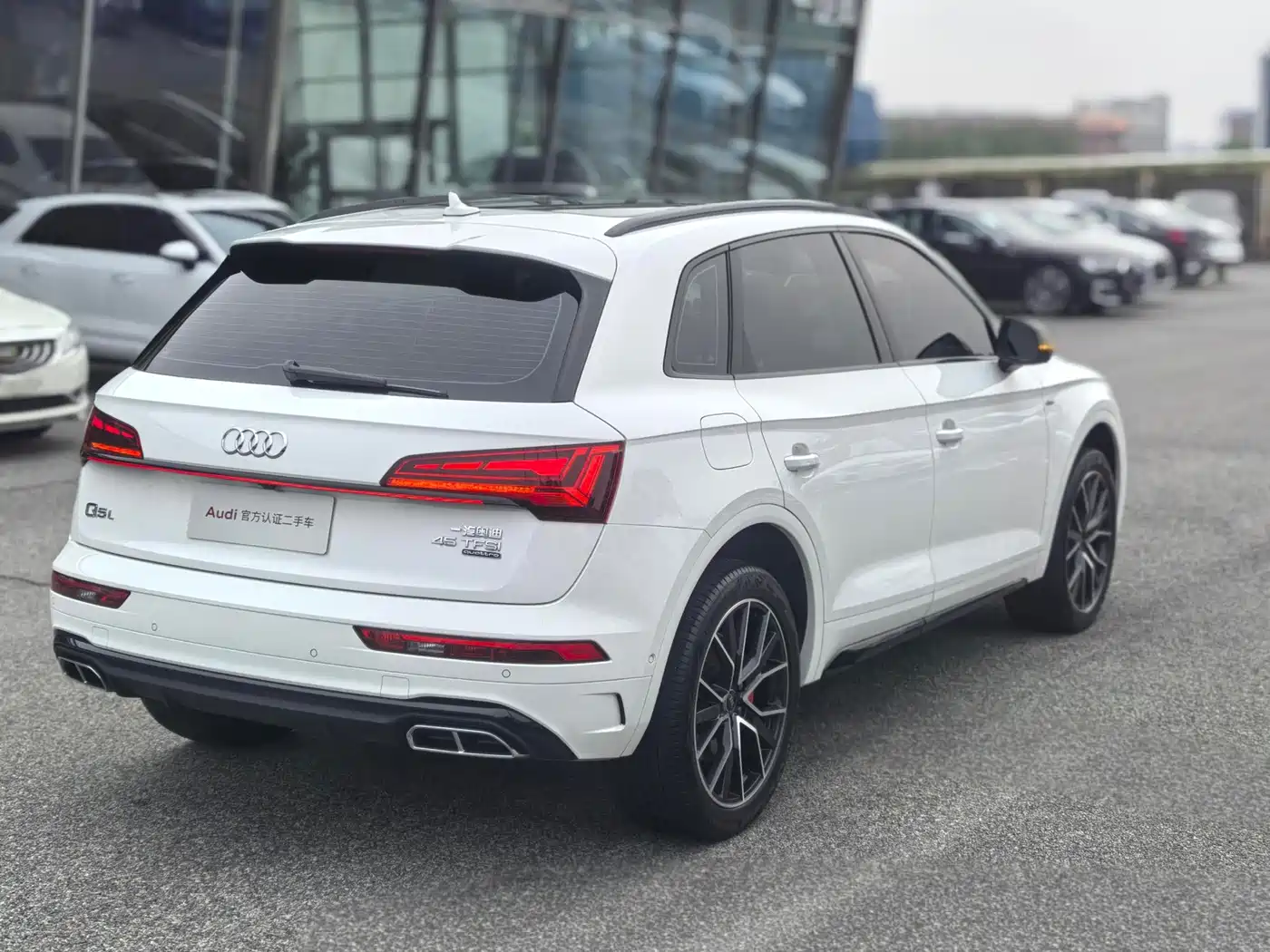 Audi Q5L 2024 Model 45 TFSI Luxury Dynamic фото 3