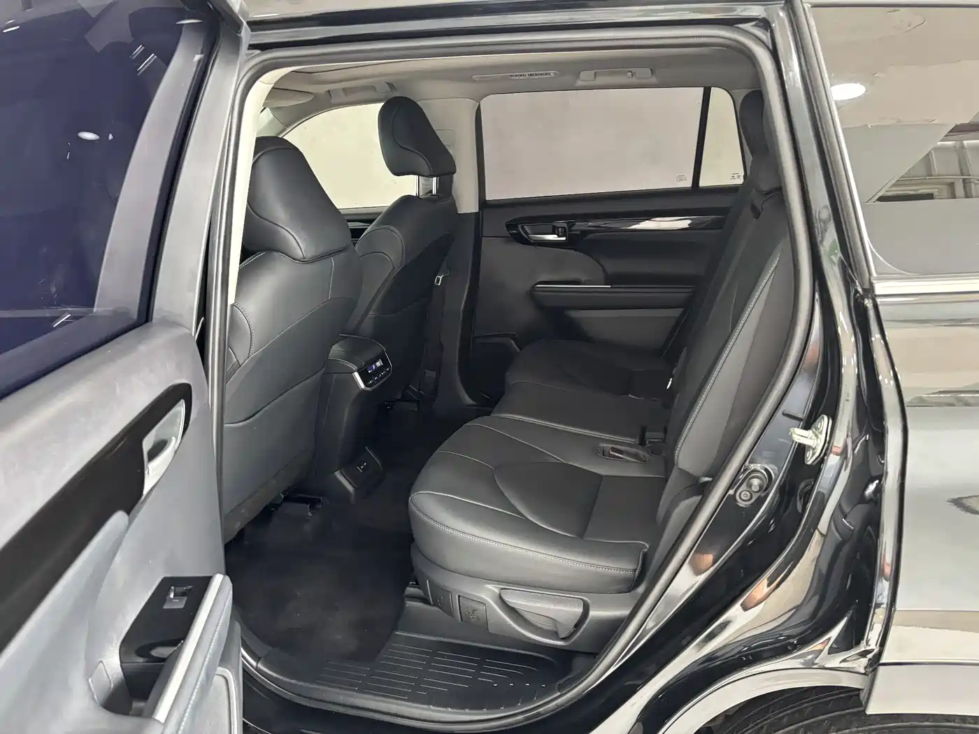 Toyota Highlander 2022 380T 4WD Premium 7-Seater фото 25