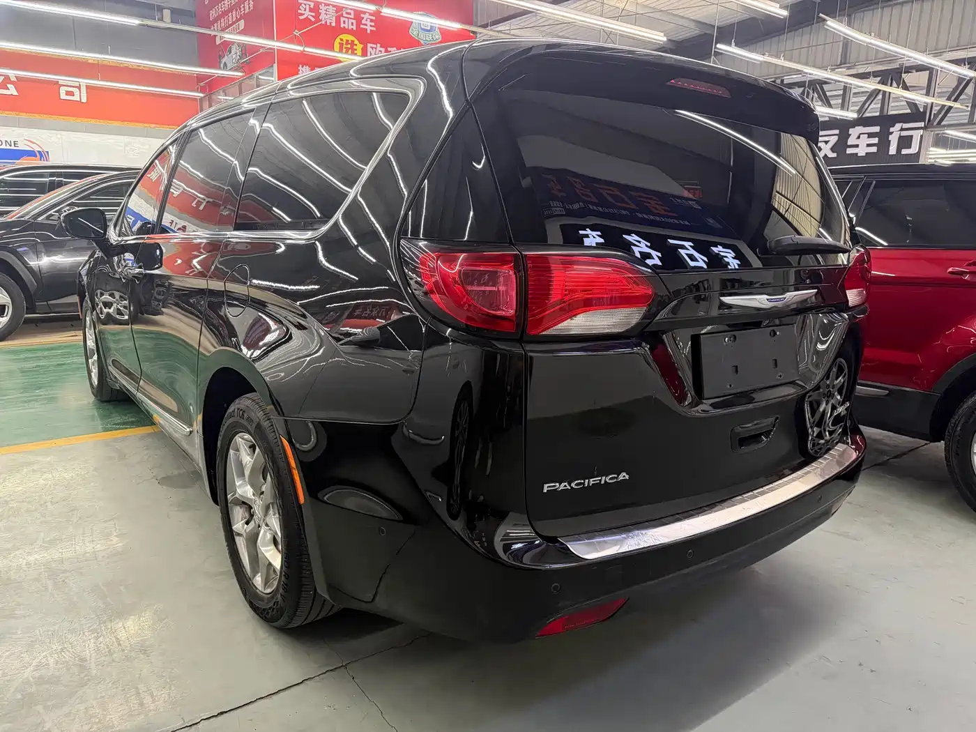 Chrysler Grand Voyager (Import) 2018 2017 3.6L Premium Edition
