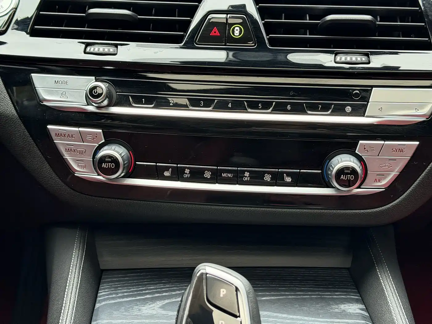 BMW 5 Series 2022 530Li Leading M Sport Package фото 24