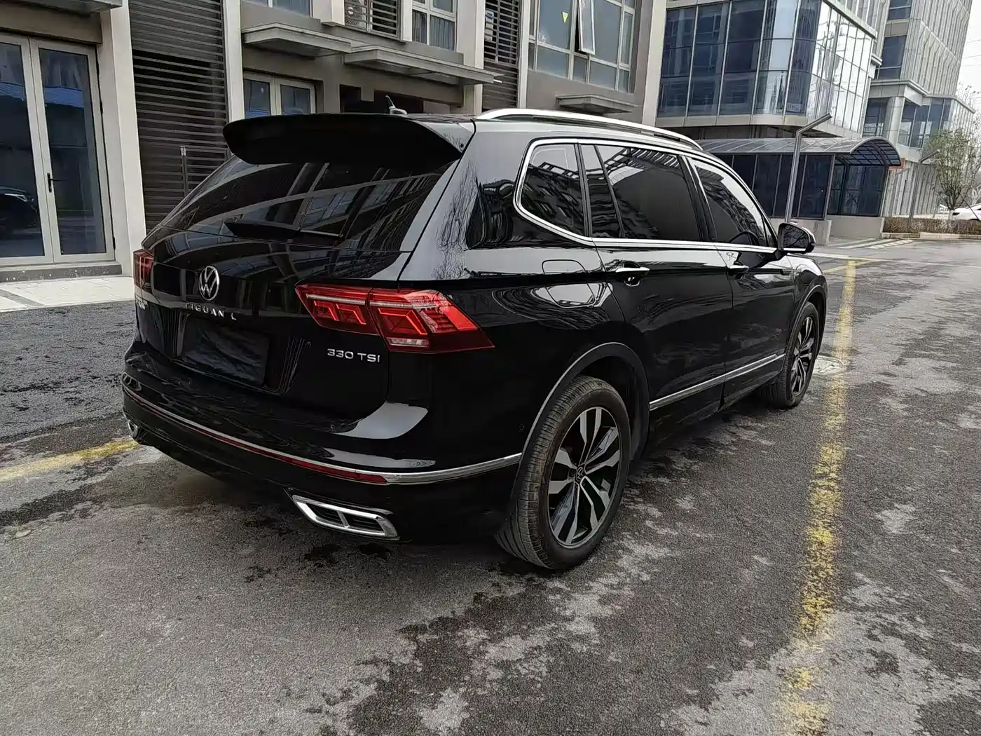 Volkswagen Tiguan L 2023 Facelift 330TSI Automatic 2WD Comfort Edition фото 11