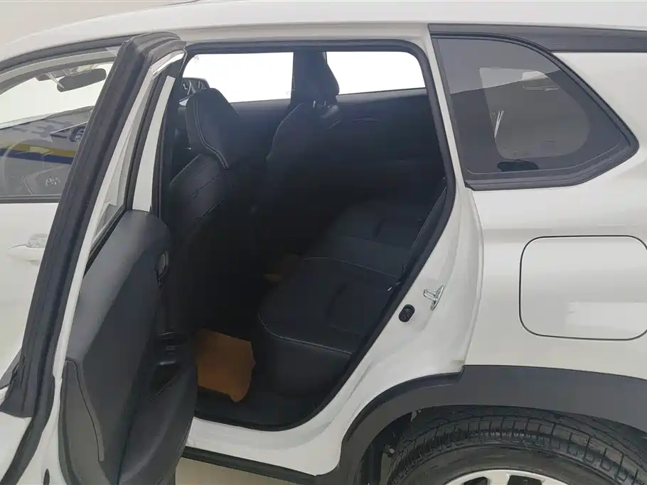 Toyota Frontlander 2024 2.0L CVT Leading Plus Edition фото 11