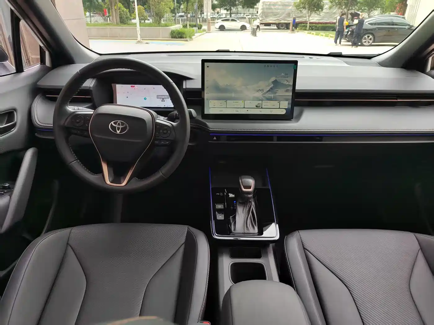 Toyota Frontlander 2025 2.0L CVT Mid Version фото 6