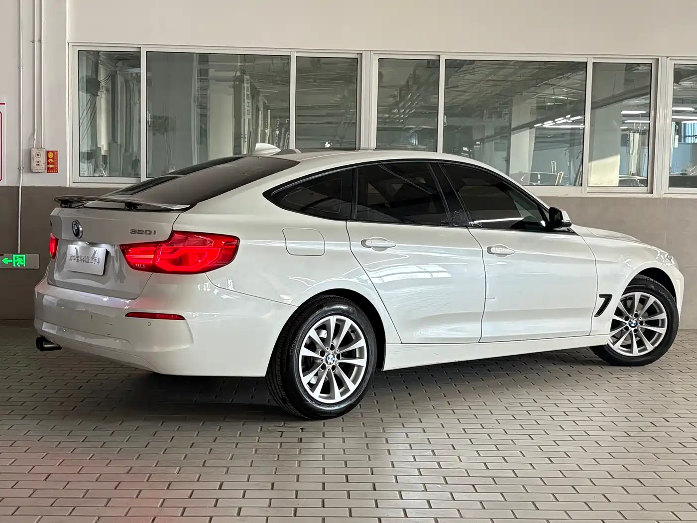 BMW 3 Series GT 2016 320i Fashion Style фото 13